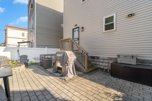122 4Th Ave, East Orange City, NJ 07017