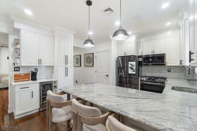 122 4Th Ave, East Orange City, NJ 07017
