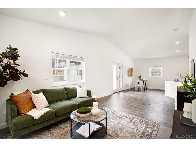 3215 S Fairfax St, Denver, CO 80222