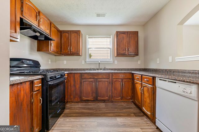 5656 One Lake Way, South Fulton, GA 30349