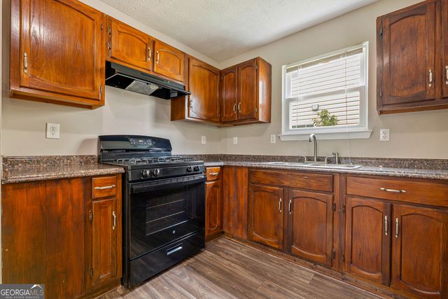 5656 One Lake Way, South Fulton, GA 30349