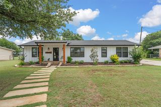 10025 Cedar Rock Parkway, Crawford, TX 76638