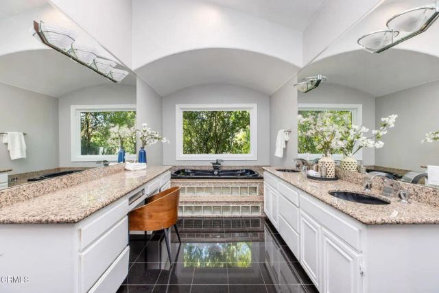 19443 Hatteras Street, Los Angeles, CA 91356