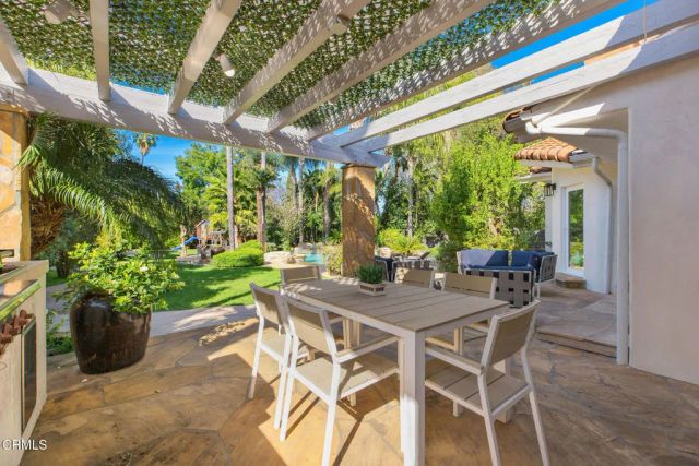 19443 Hatteras Street, Los Angeles, CA 91356