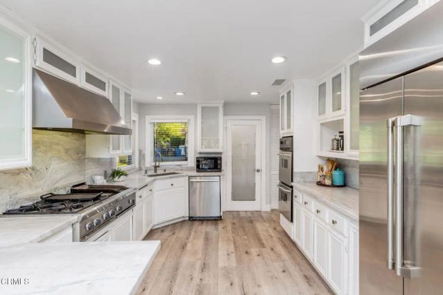 19443 Hatteras Street, Los Angeles, CA 91356