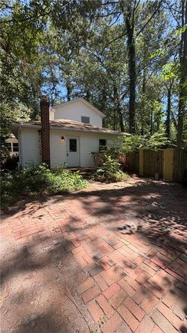 1137 Inland RD, Chesapeake, VA 23322
