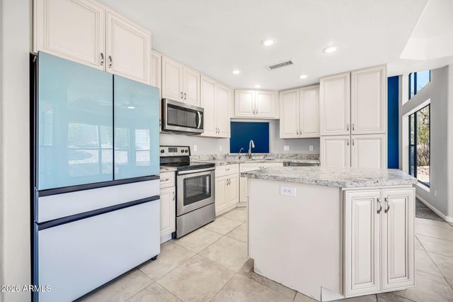 1536 E MEADOW Lane, Phoenix, AZ 85022
