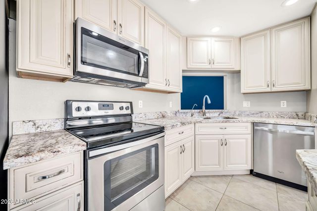 1536 E MEADOW Lane, Phoenix, AZ 85022