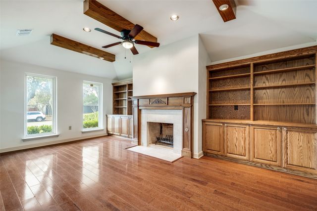 10009 Chimney Hill Lane, Dallas, TX 75243