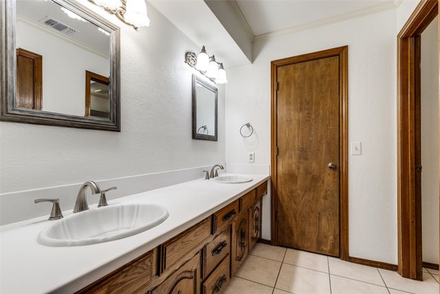 10009 Chimney Hill Lane, Dallas, TX 75243