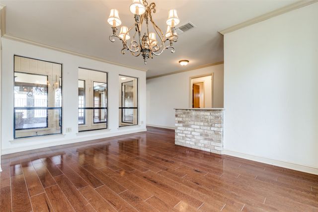 10009 Chimney Hill Lane, Dallas, TX 75243