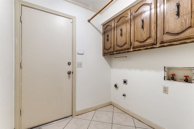 10009 Chimney Hill Lane, Dallas, TX 75243