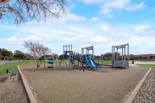 10009 Chimney Hill Lane, Dallas, TX 75243