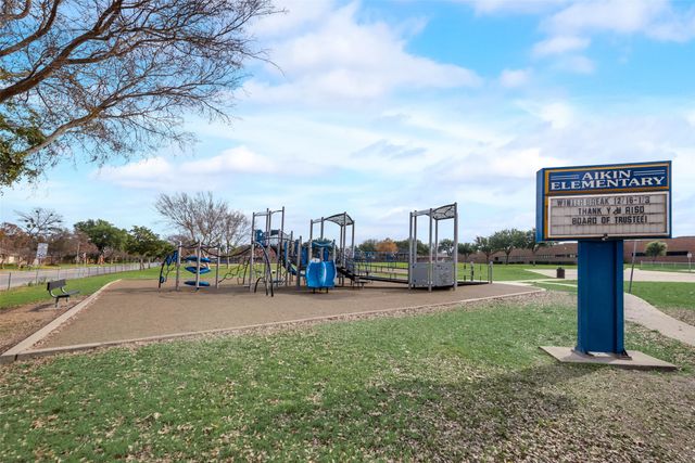 10009 Chimney Hill Lane, Dallas, TX 75243