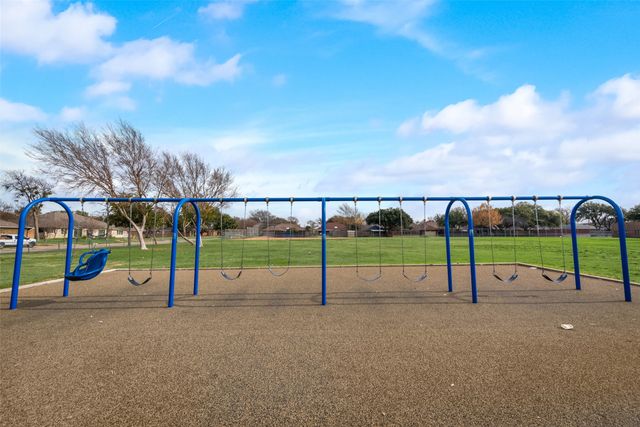 10009 Chimney Hill Lane, Dallas, TX 75243