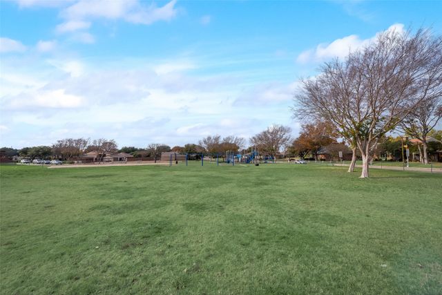 10009 Chimney Hill Lane, Dallas, TX 75243