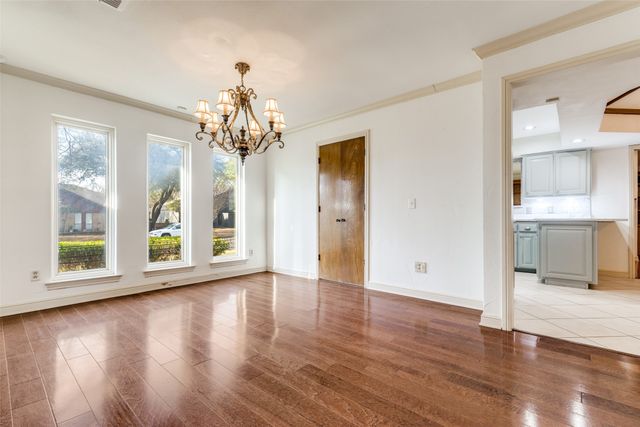 10009 Chimney Hill Lane, Dallas, TX 75243