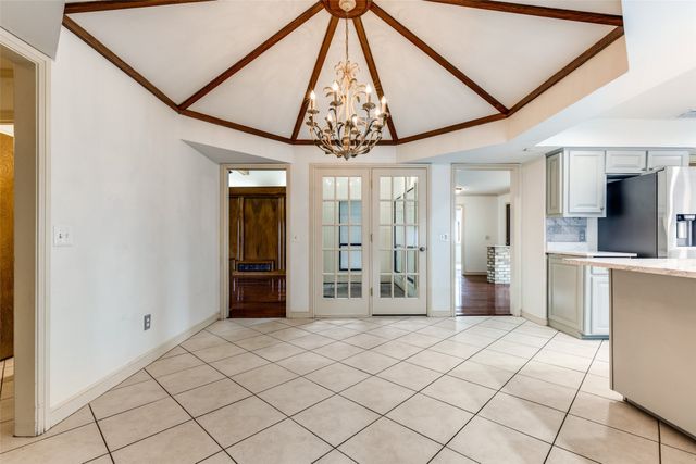 10009 Chimney Hill Lane, Dallas, TX 75243