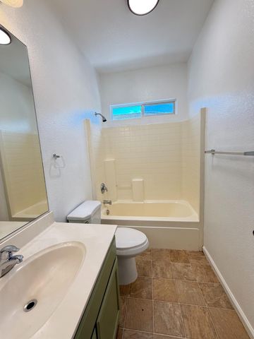 2043 Paul Courter Way, Sacramento, CA 95835