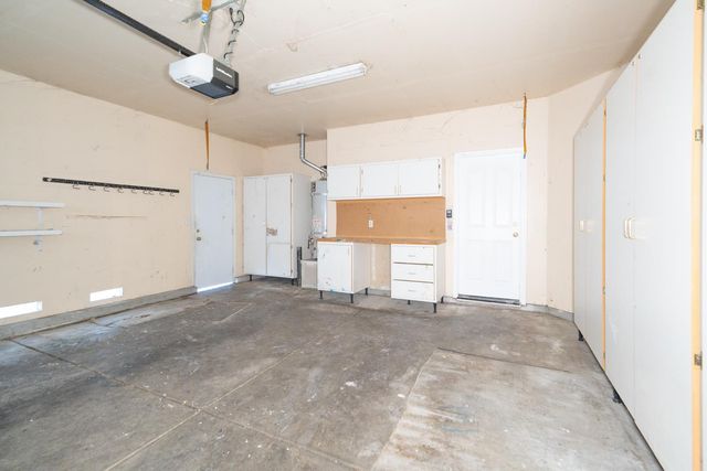 2043 Paul Courter Way, Sacramento, CA 95835
