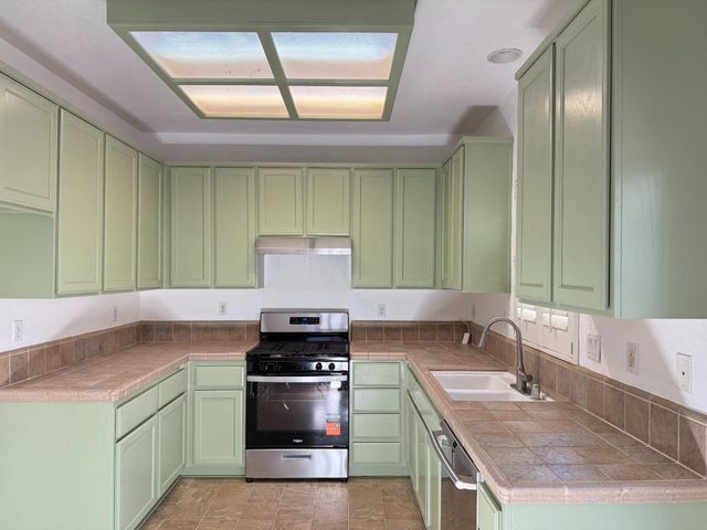 2043 Paul Courter Way, Sacramento, CA 95835