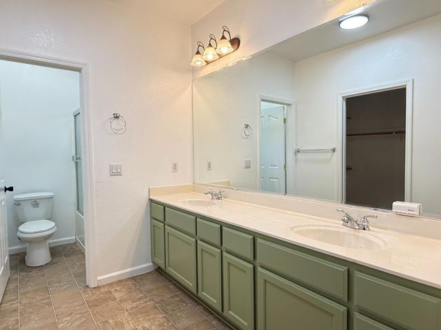 2043 Paul Courter Way, Sacramento, CA 95835
