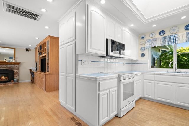910 Corcoran Avenue, Santa Cruz, CA 95062