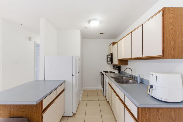 209 Simpson Avenue 201, Lexington, KY 40504