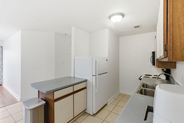209 Simpson Avenue 201, Lexington, KY 40504