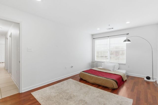 209 Simpson Avenue 201, Lexington, KY 40504