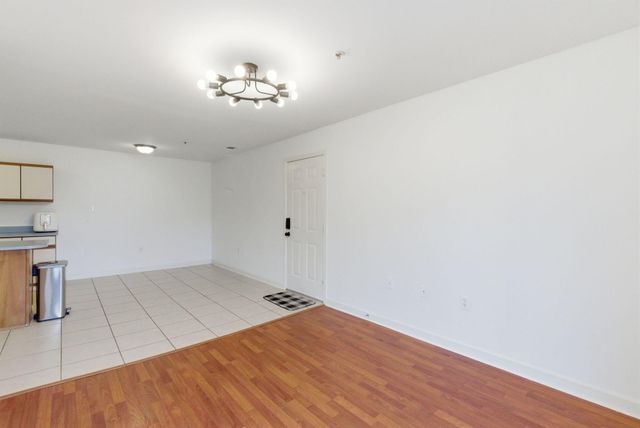 209 Simpson Avenue 201, Lexington, KY 40504