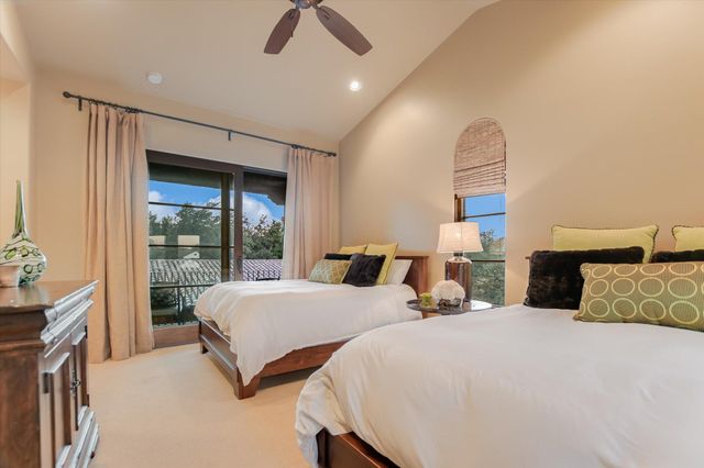 271 La Serena LOOP, Horseshoe Bay, TX 78657