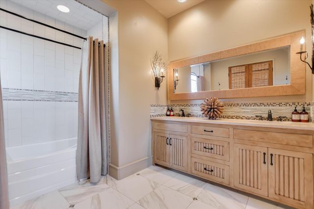 271 La Serena LOOP, Horseshoe Bay, TX 78657