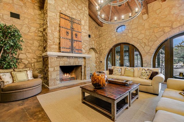 271 La Serena LOOP, Horseshoe Bay, TX 78657