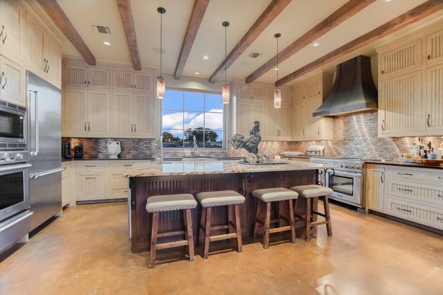 271 La Serena LOOP, Horseshoe Bay, TX 78657