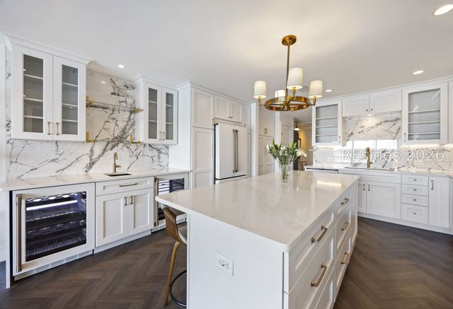 100 Helmsman Way Apt 411, Hilton Head Island, SC 29928