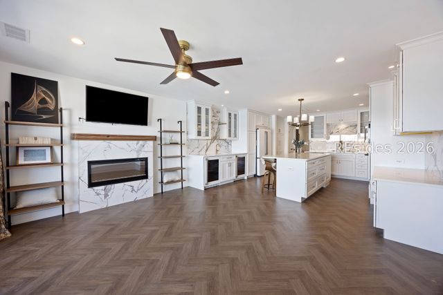 100 Helmsman Way Apt 411, Hilton Head Island, SC 29928