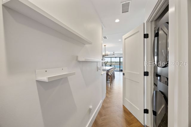 100 Helmsman Way Apt 411, Hilton Head Island, SC 29928