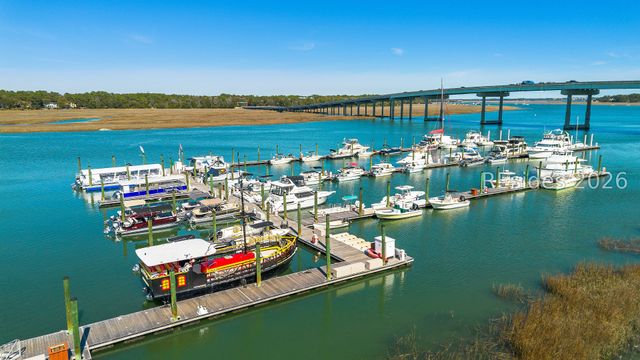 100 Helmsman Way Apt 411, Hilton Head Island, SC 29928