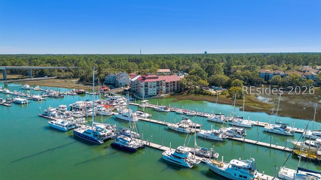 100 Helmsman Way Apt 411, Hilton Head Island, SC 29928