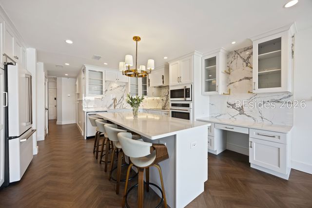 100 Helmsman Way Apt 411, Hilton Head Island, SC 29928