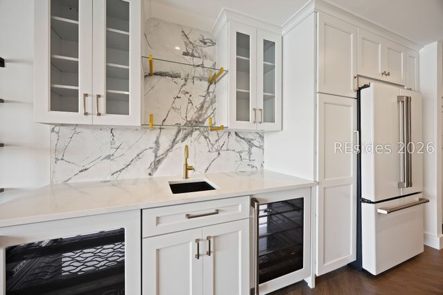 100 Helmsman Way Apt 411, Hilton Head Island, SC 29928