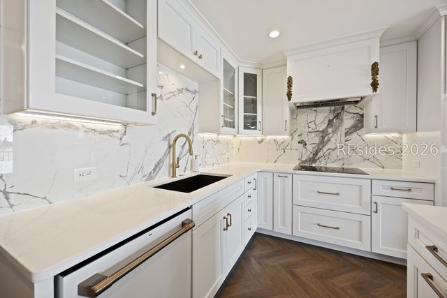 100 Helmsman Way Apt 411, Hilton Head Island, SC 29928