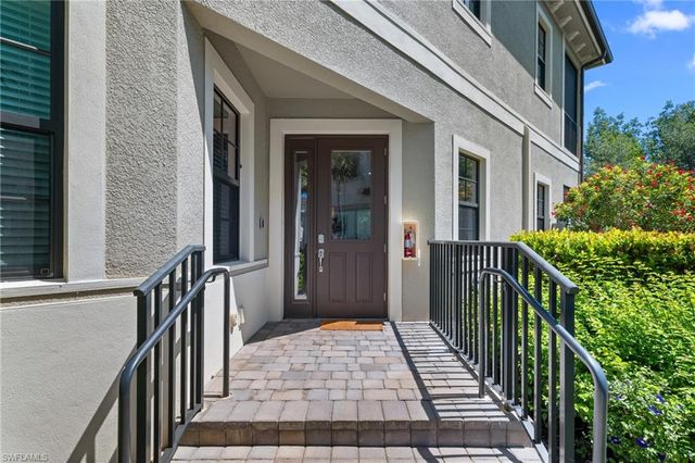 2488 Breakwater WAY 102, Naples, FL 34112