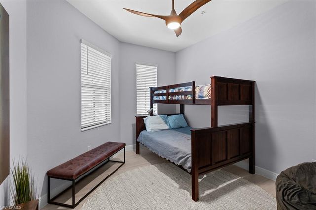 2488 Breakwater WAY 102, Naples, FL 34112