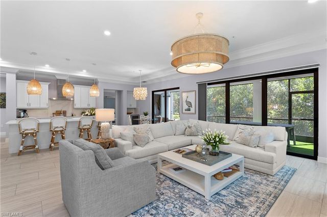 2488 Breakwater WAY 102, Naples, FL 34112