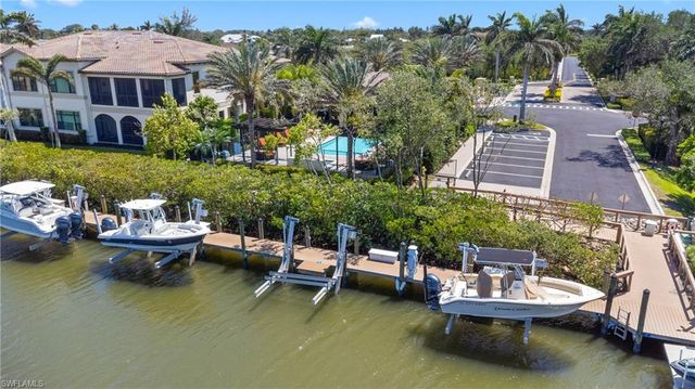 2488 Breakwater WAY 102, Naples, FL 34112