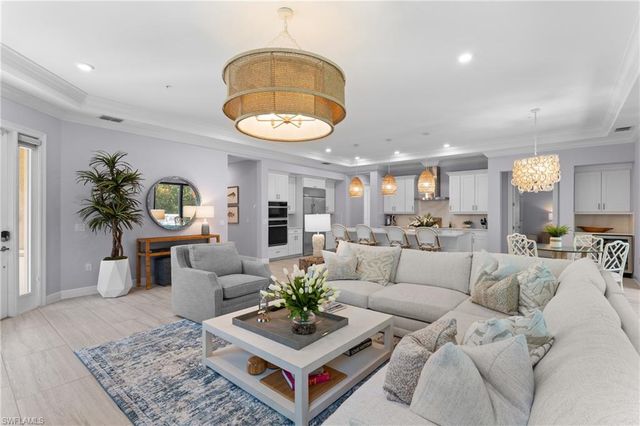 2488 Breakwater WAY 102, Naples, FL 34112