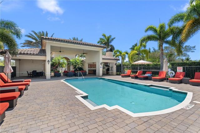 2488 Breakwater WAY 102, Naples, FL 34112