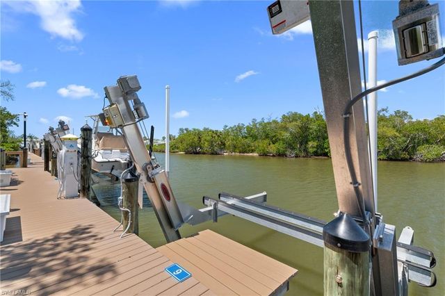 2488 Breakwater WAY 102, Naples, FL 34112